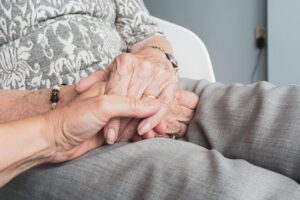 Read more about the article "אני אובדת עצות!!! פליז תגיד לי שזה אפשרי, זה המוצא האחרון שלי אחרת אני מסתבכת כלכלית."